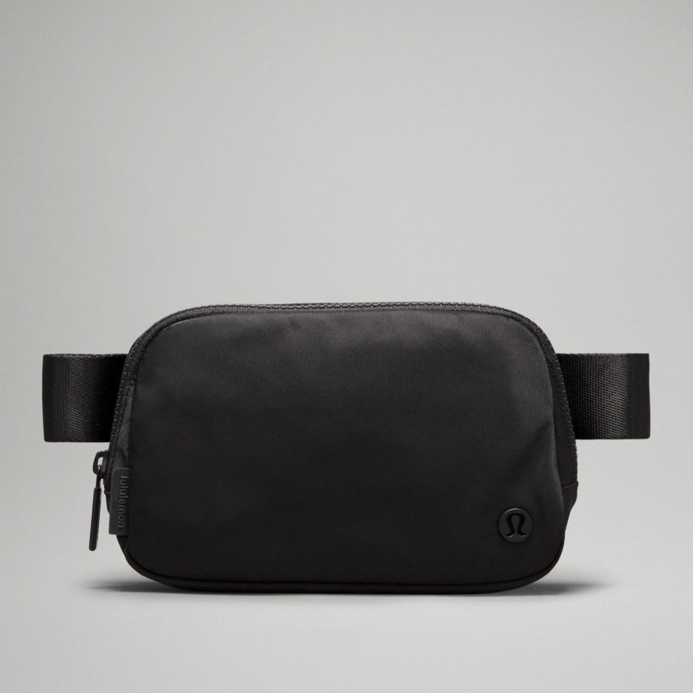 Black Lululemon Belt Bag
